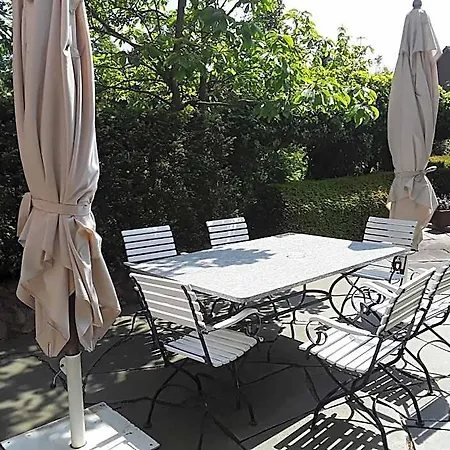 Gaestehaus Am Alten Hafen לינה וארוחת בוקר 3*