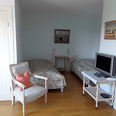 Gaestehaus Am Alten Hafen לינה וארוחת בוקר 3*